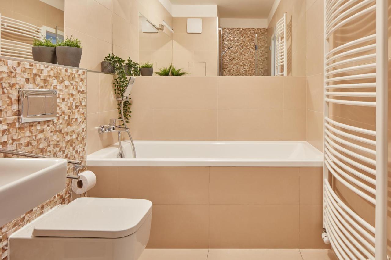 Apartment Days - Bright Interior - Free Parking - Spacious Layout Prag